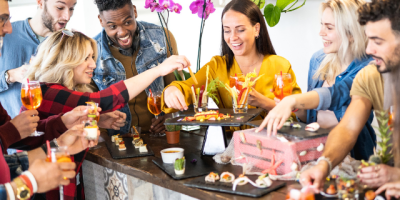 Miniature de l'article '8 idées d'apéritif originales pour lancer votre soirée d'anniversaire' - L'apéritif donne le ton de votre soirée d'anniversaire ! Déc...