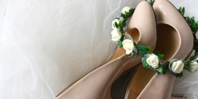 Miniature de l'article 'Chaussures de mariée : comment choisir le modèle parfait selon votre robe ?' - Choisir ses chaussures de mariée, c'est trouver l'équilibre ...