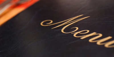 Miniature de l'article 'Comment composer le menu parfait pour un baptême ?' - Cocktail, buffet ou repas assis ? Découvrez comment composer...