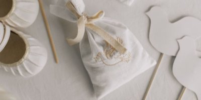 Miniature de l'article '+30 idées de cadeaux pour les invités de baptême' - Petit ou gros budget, traditionnel ou original : découvrez t...