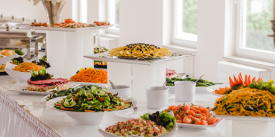 Miniature de l'article 'Mariage : faut-il choisir un traiteur professionnel ou privilégier le fait-maison ?' - Traiteur ou fait-maison pour votre mariage ? Découvrez les v...