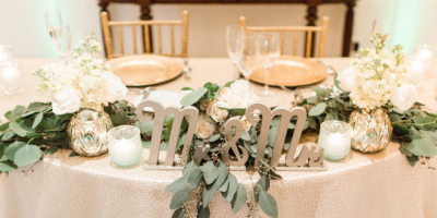 Miniature de l'article 'Sweetheart table : pour ou contre ?' - Sweetheart table ou "table des amoureux" ? Découvrez tous le...