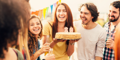 Miniature de l'article 'Thèmes anniversaire adulte par tranche d'âge' - L'âge change votre style. Découvrez 2-3 thèmes parfaits pour...