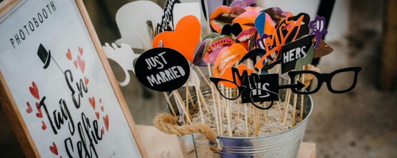 Image d'illustration pour l'article 'Top 10 des activités pour faire patienter vos invités entre la cérémonie et la réception' - Guide pour organiser divertissement et animation : idées pour animer vos événements privés