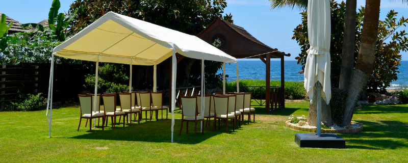 Image d'illustration pour l'article 'Barnum dans son jardin : faut-il une autorisation pour l'installer chez soi ?' - Guide pour organiser location de tentes, barnums, chapiteaux : nos conseils pour sécuriser votre événement en extérieur