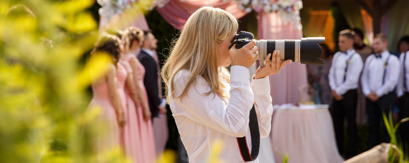 Image d'illustration pour l'article 'Astuces pour choisir son photographe événementiel' - Guide pour organiser photographie et vidéographie : immortalisez vos moments les plus précieux