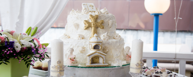 Image d'illustration pour l'article 'Quel gâteau choisir pour un baptême ?' - Guide pour organiser pâtisserie : nos conseils pour une touche sucrée inoubliable