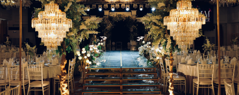 Image d'illustration pour l'article 'Décorateur événementiel : pourquoi faire appel à un professionnel peut tout changer' - Guide pour organiser lieux et décoration : créez l'ambiance parfaite pour votre événement