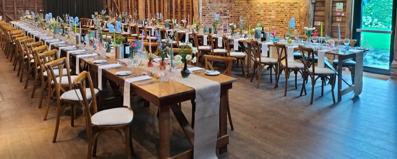 Image d'illustration pour l'article 'Quel matériel louer pour un baptême ?' - Guide pour organiser location de matériel événementiel : nos conseils pour bien vous équiper