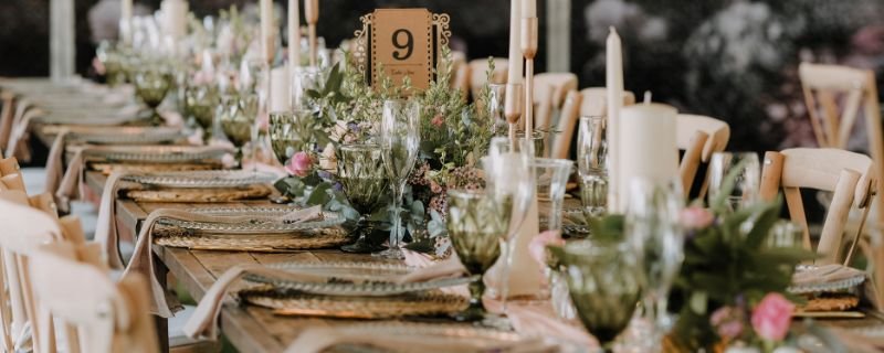 Image d'illustration pour l'article '10 idées de menu de mariage servi à table' - Guide pour organiser mariage de rêve : conseils et idées pour tout organiser