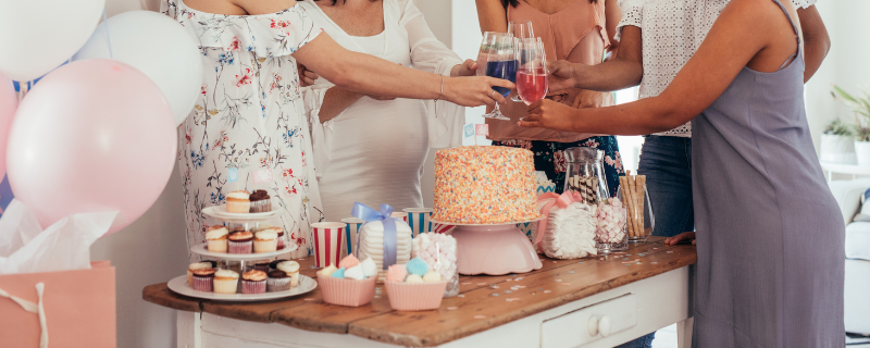 Image d'illustration pour l'article 'Organiser une baby shower : quelle quantité de boisson et nourriture prévoir ?' - Guide pour organiser organiser une baby shower inoubliable