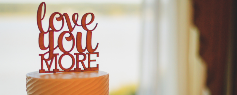 Illustration de l'article : Cake topper : tout savoir pour choisir, personnaliser et sublimer vos gâteaux