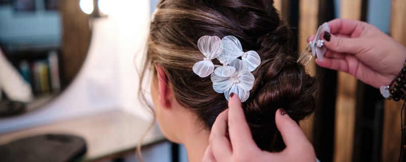 Illustration de l'article : Choisir son coiffeur de mariage | 7 critères essentiels