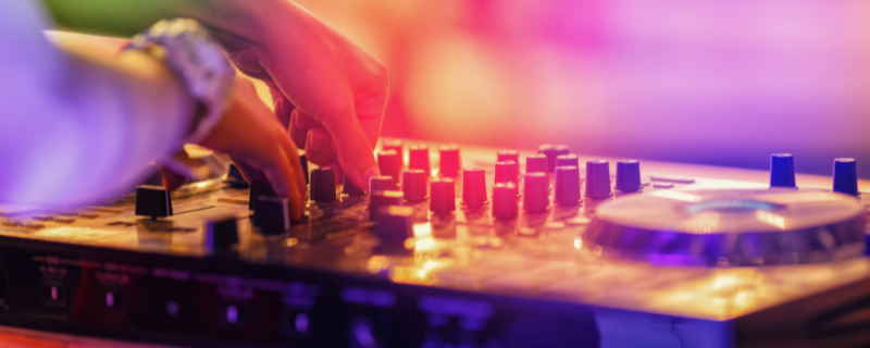 Illustration de l'article : Combien coûte un DJ pour un anniversaire ?