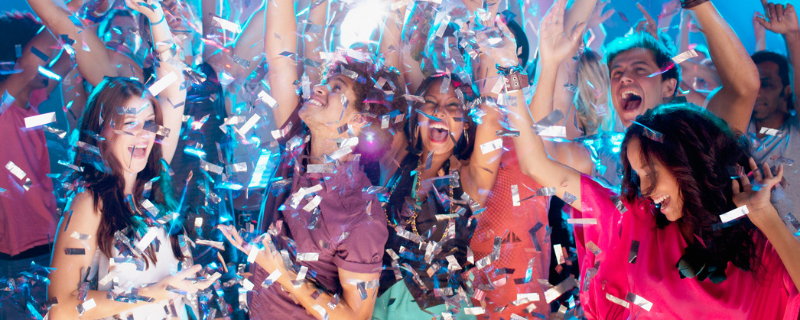 Illustration de l'article : Faire danser vos invités timides : 8 astuces qui marchent vraiment