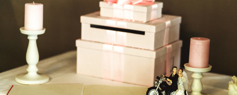 Illustration de l'article : 5 bonnes raisons de prévoir une urne à votre mariage (même à l'ère du digital)