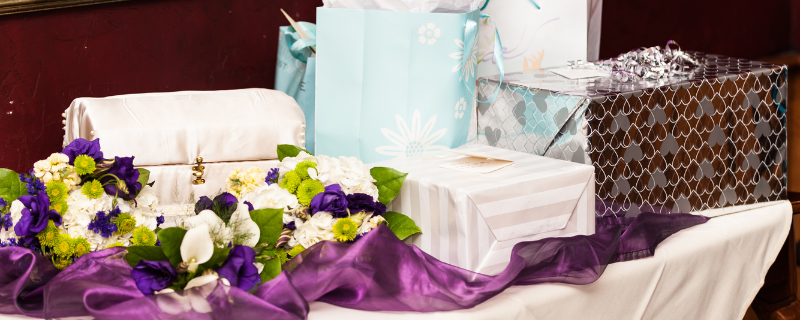 Illustration de l'article : Urne, cagnotte ou liste de mariage : comment choisir la formule qui vous correspond ?